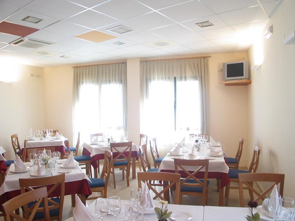 Hostal Ciudad De Caparra Carcaboso Екстериор снимка