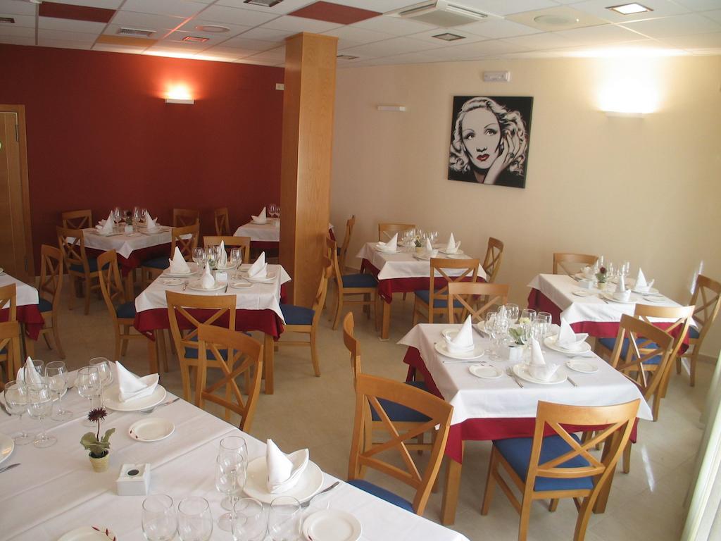 Hostal Ciudad De Caparra Carcaboso Екстериор снимка