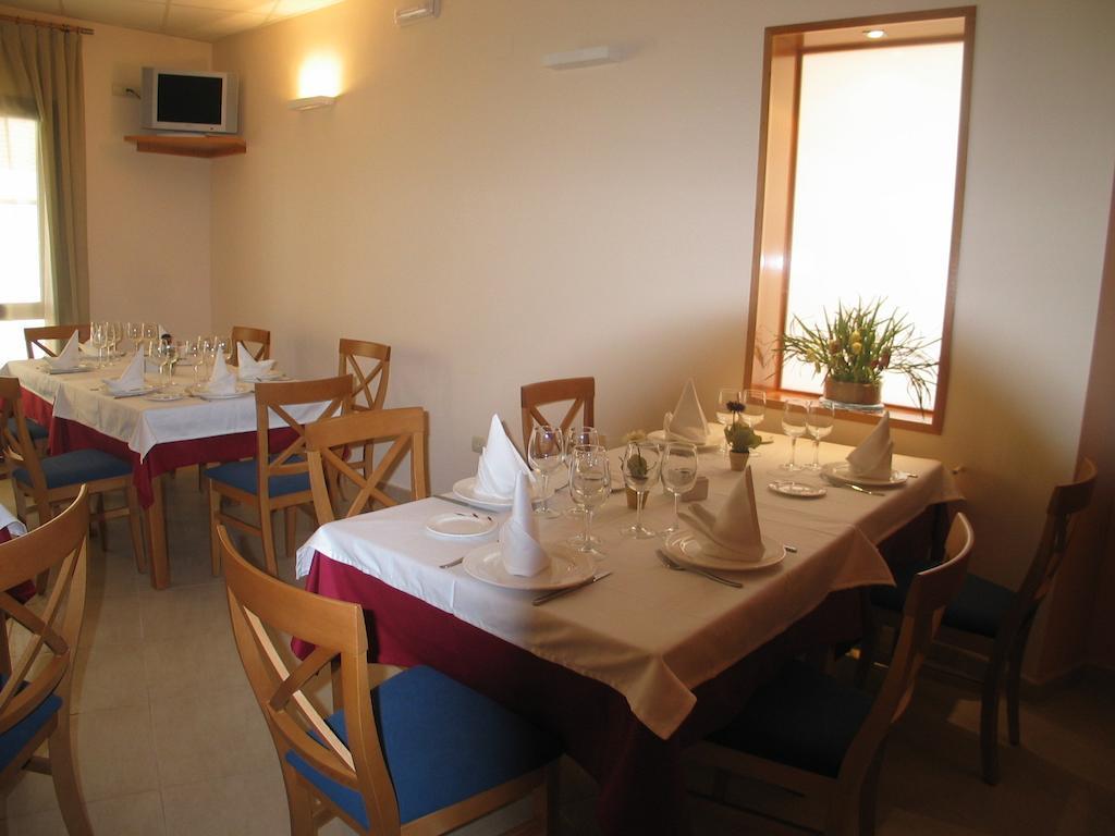 Hostal Ciudad De Caparra Carcaboso Екстериор снимка