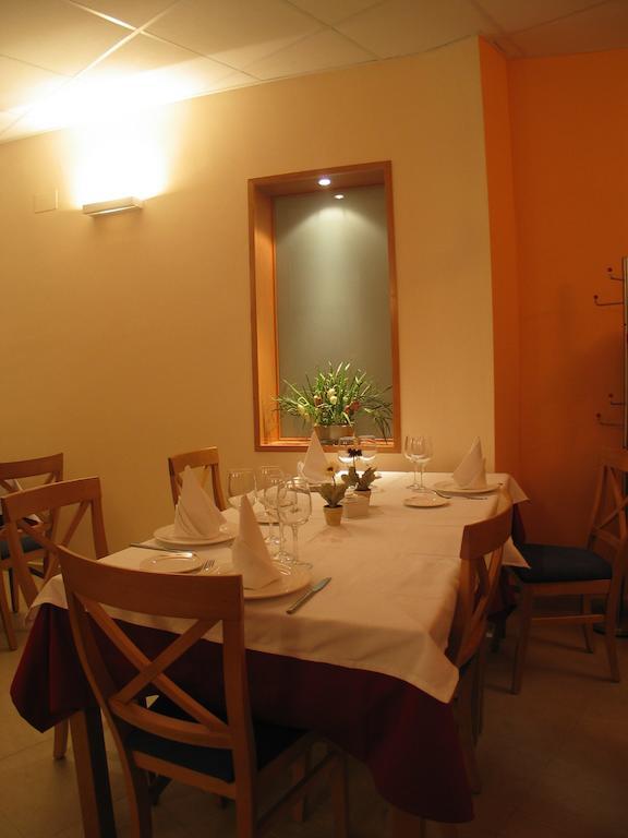 Hostal Ciudad De Caparra Carcaboso Екстериор снимка
